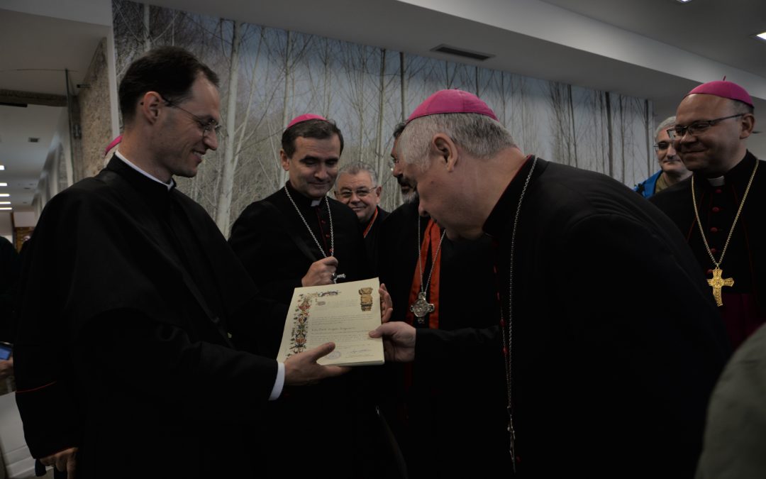 Obispos de Europa visitan el Centro Internacional de Acogida al Peregrino
